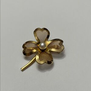 Vintage Coro 4 Leaf Clover Brooch